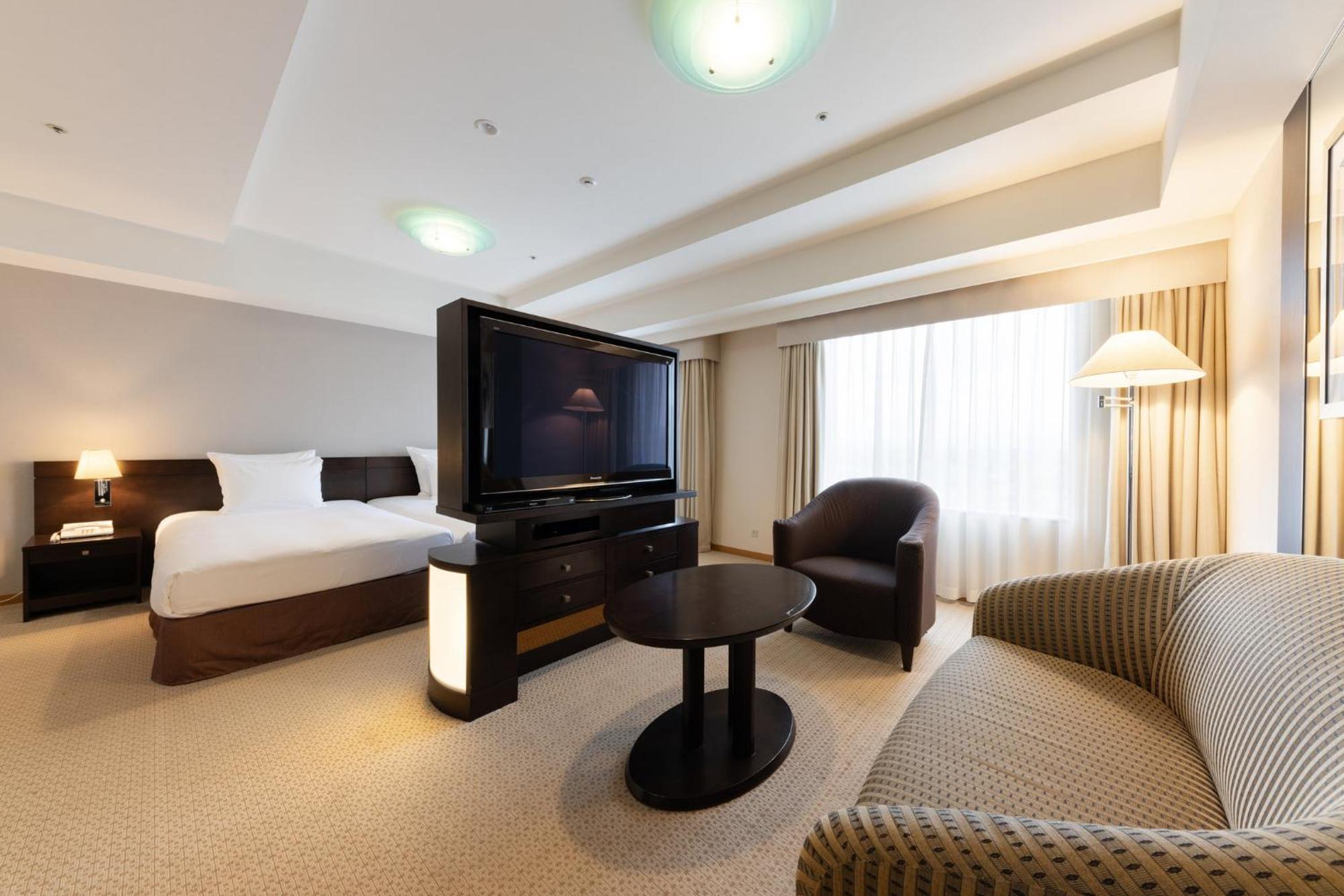 Ana Crowne Plaza Toyama By Ihg Hotel Exterior foto